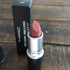 MAC lipstick WHIRL